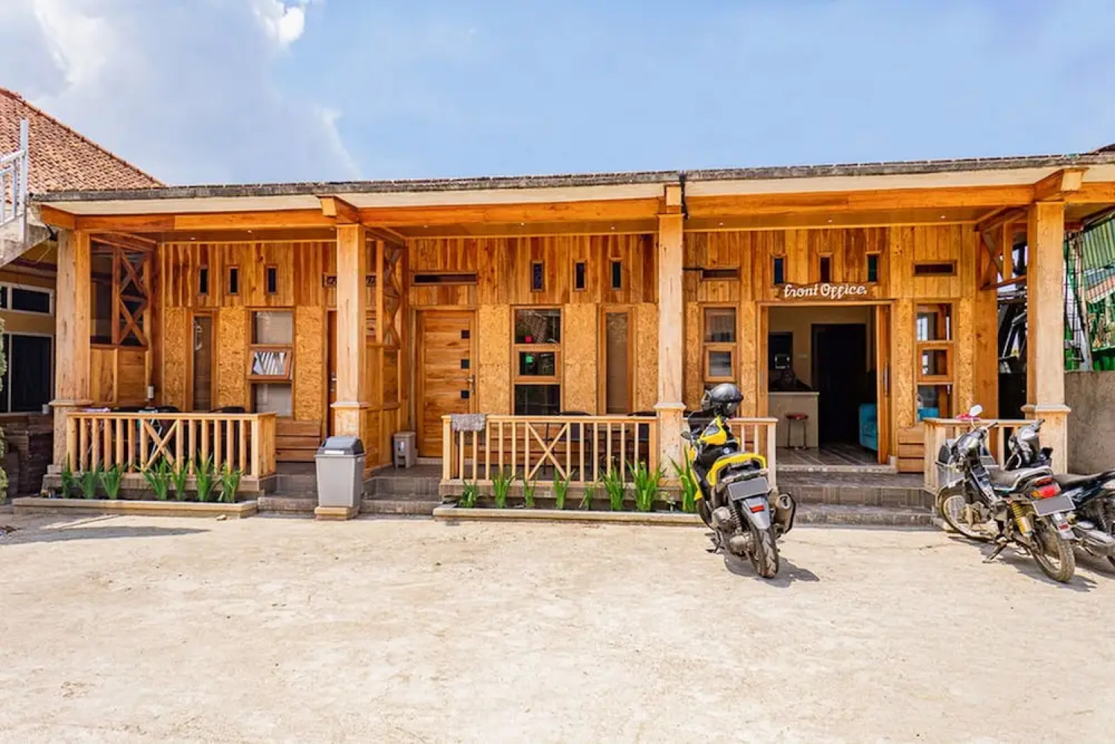 RedDoorz near Kawah Putih Ciwidey