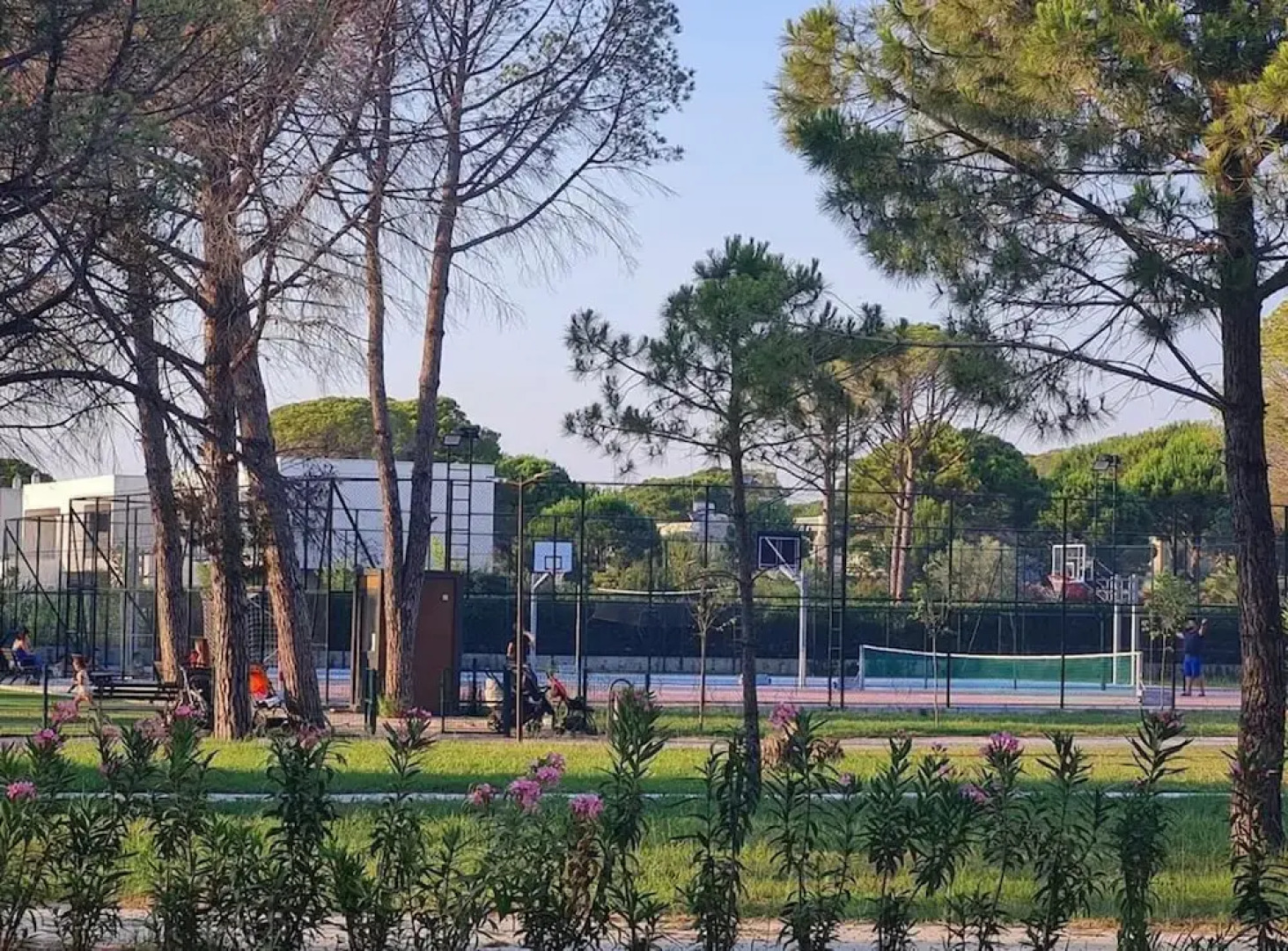 Lovely 2-bed Apartment in Gjiri i Lalzit