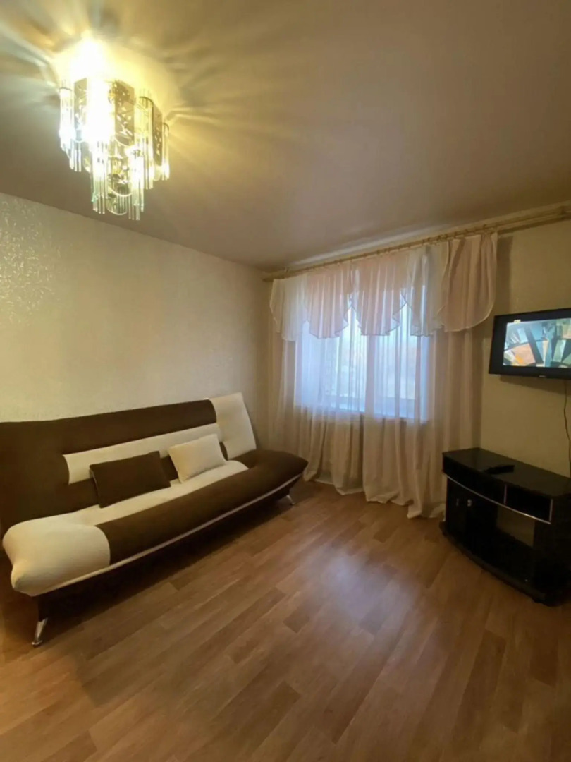 Желтый Нарцисс на улице Войкова