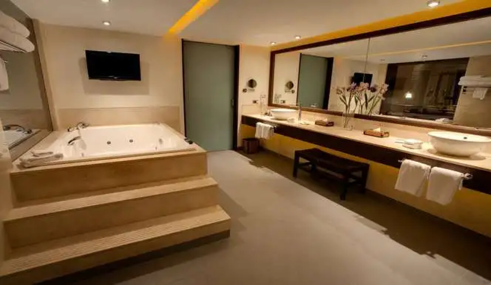 Hotel Dreams de los Volcanes - Puerto Varas