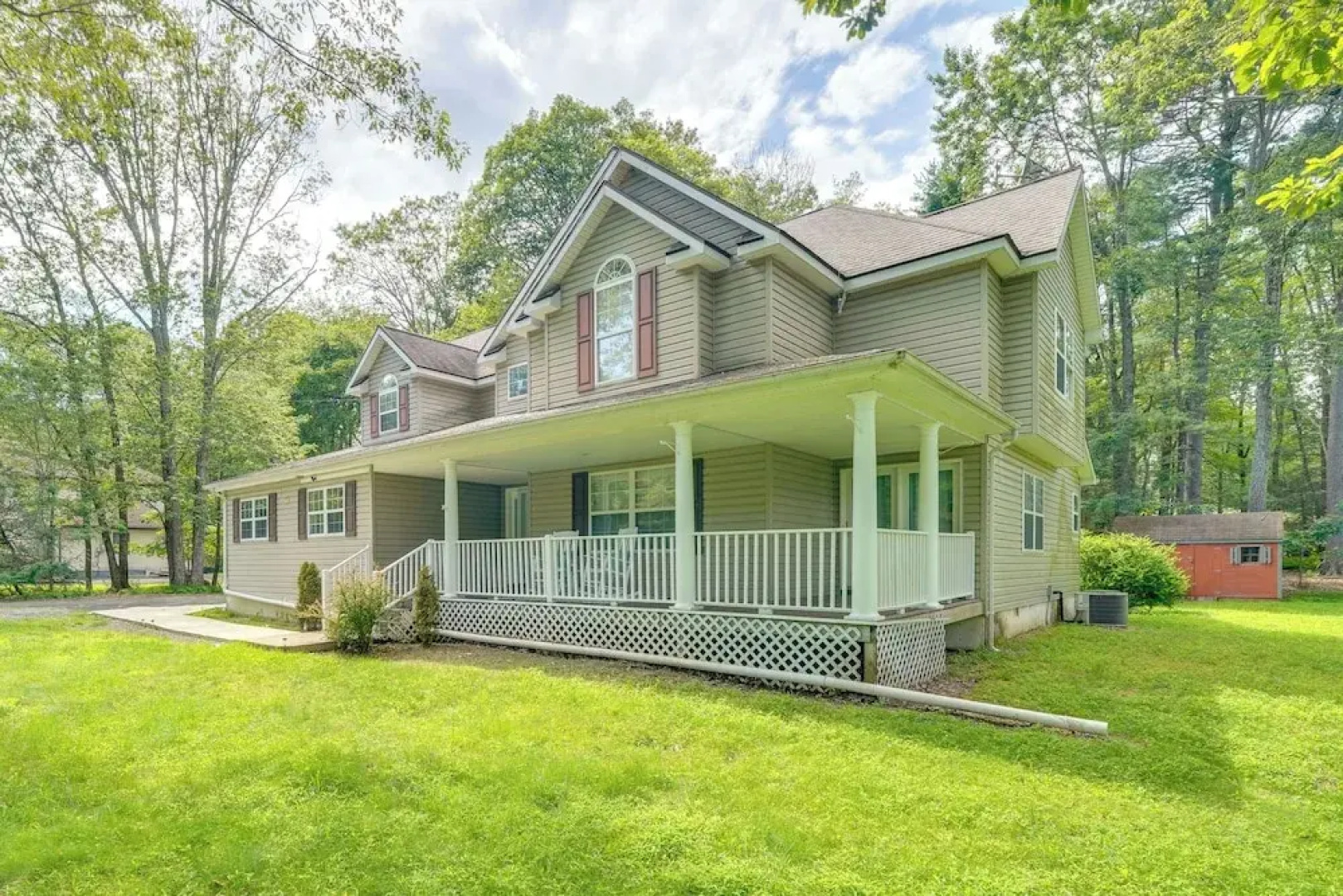 Tannersville House: Bar & Deck, 2 Mi to Ski Resort