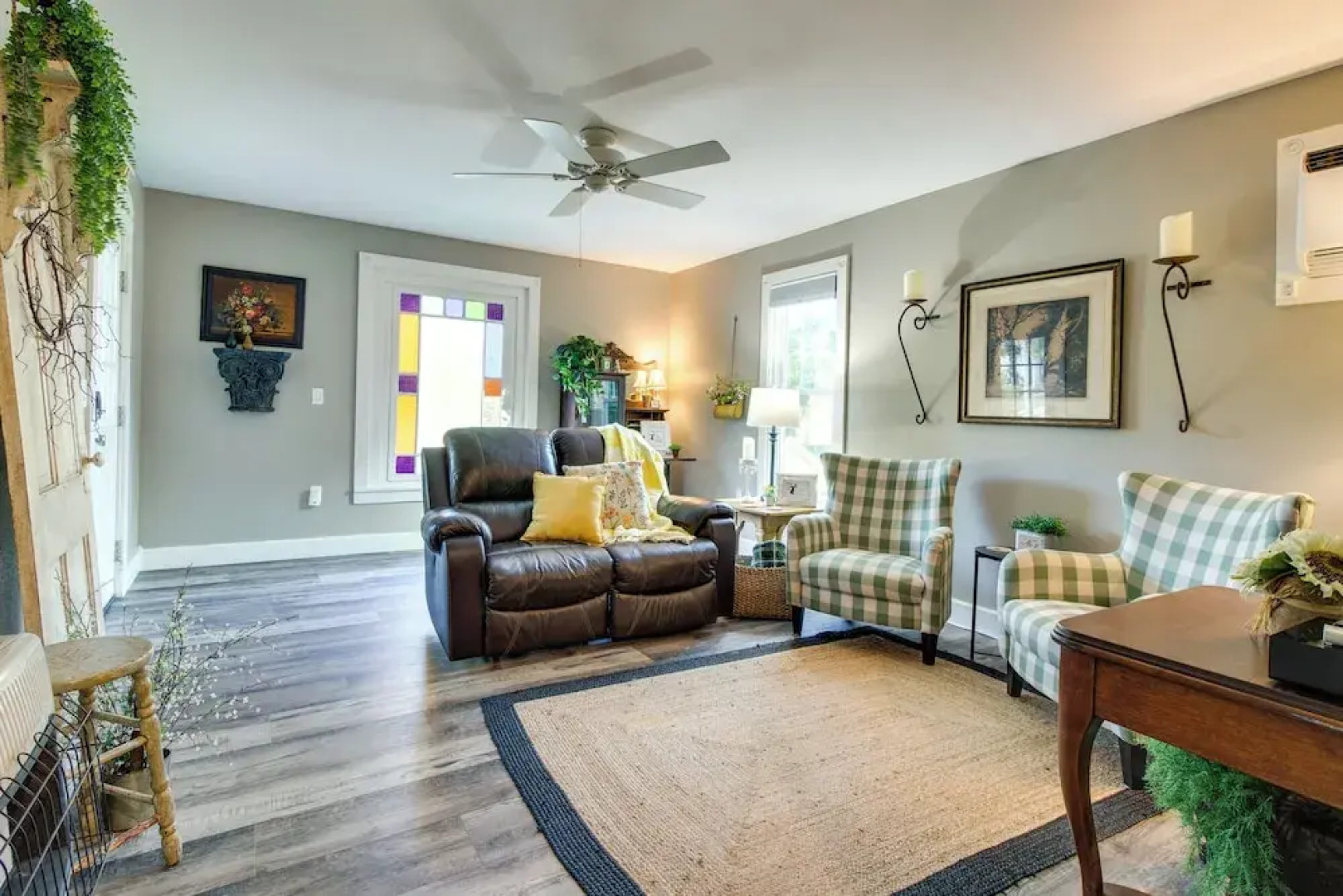 Updated Cotter Cottage: Walk to White River!