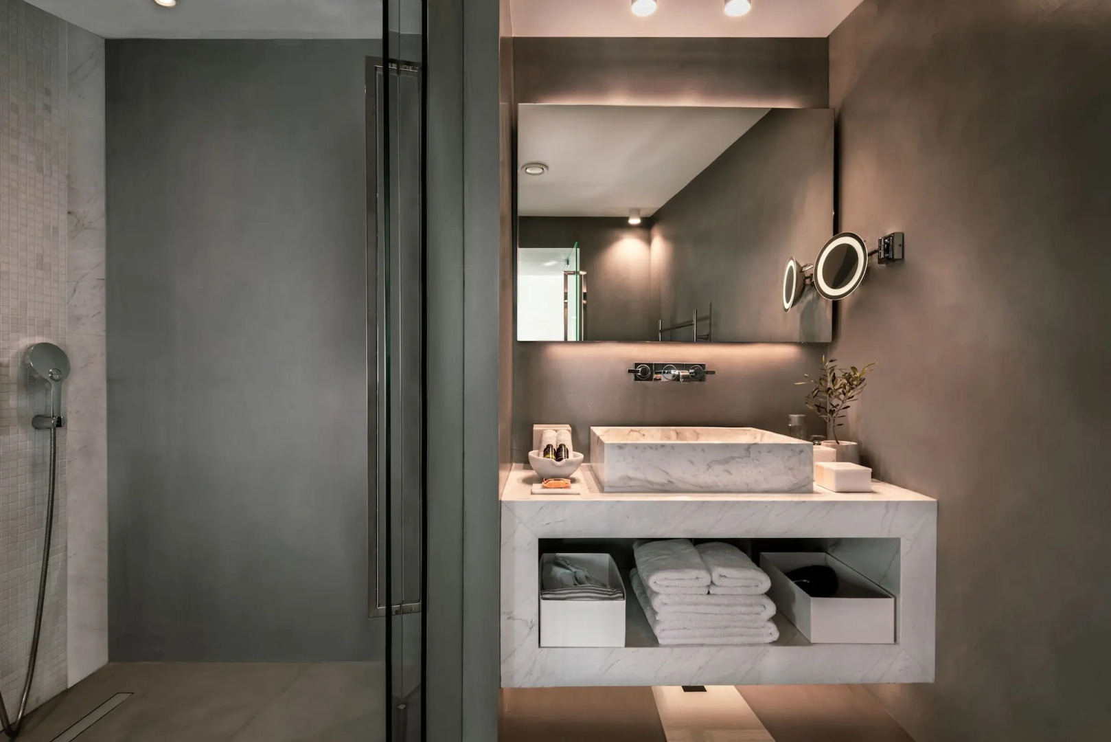 Grace Hotel, Auberge Collection