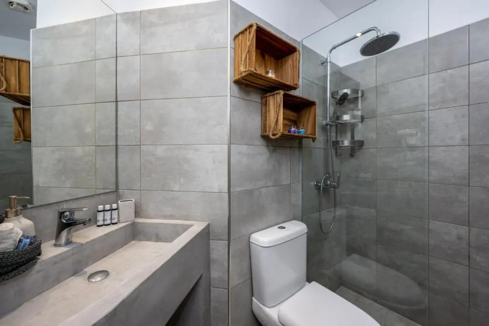 MaΜa's Studio & Apartment