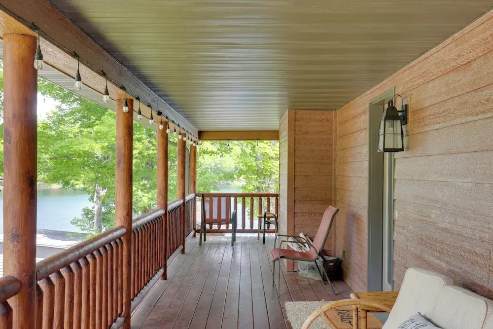 Lakefront Cottage in Iron River: 3 Mi to Skiing!