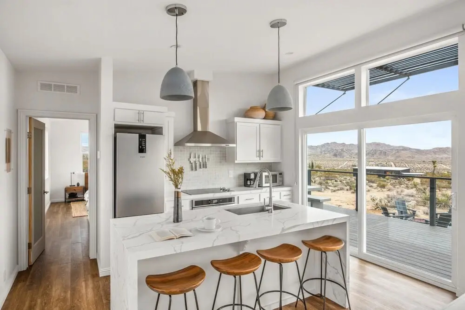 Sagebrush Bungalow - Modern Retreat W/hot Tub, Fire Pit And Bbq! 2 Bedroom Home by RedAwning