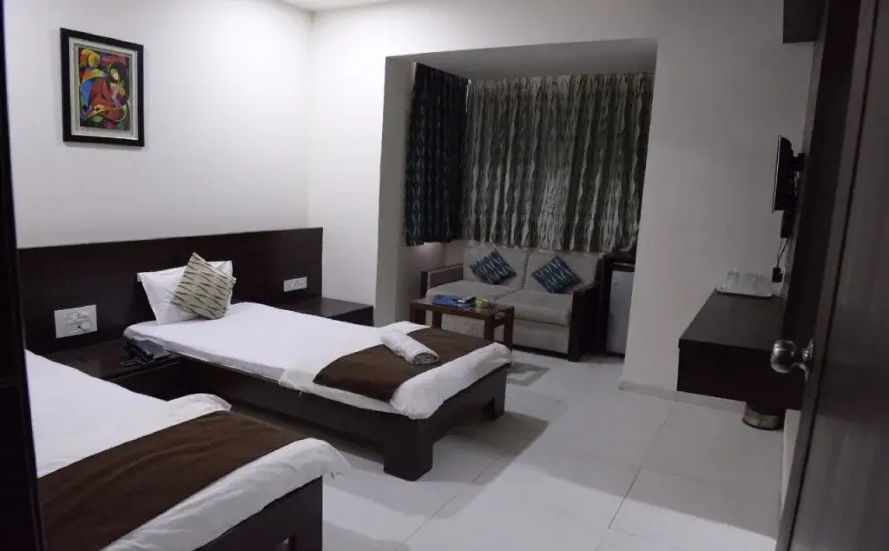 Hotel Palm View Residency