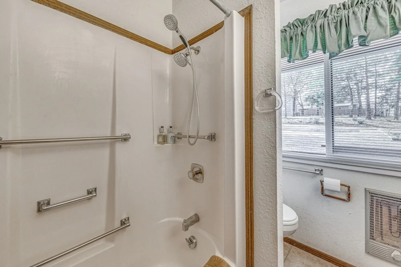 'Double D Cabin' W/ Deck, 4 Mi To Grindstone Lake!