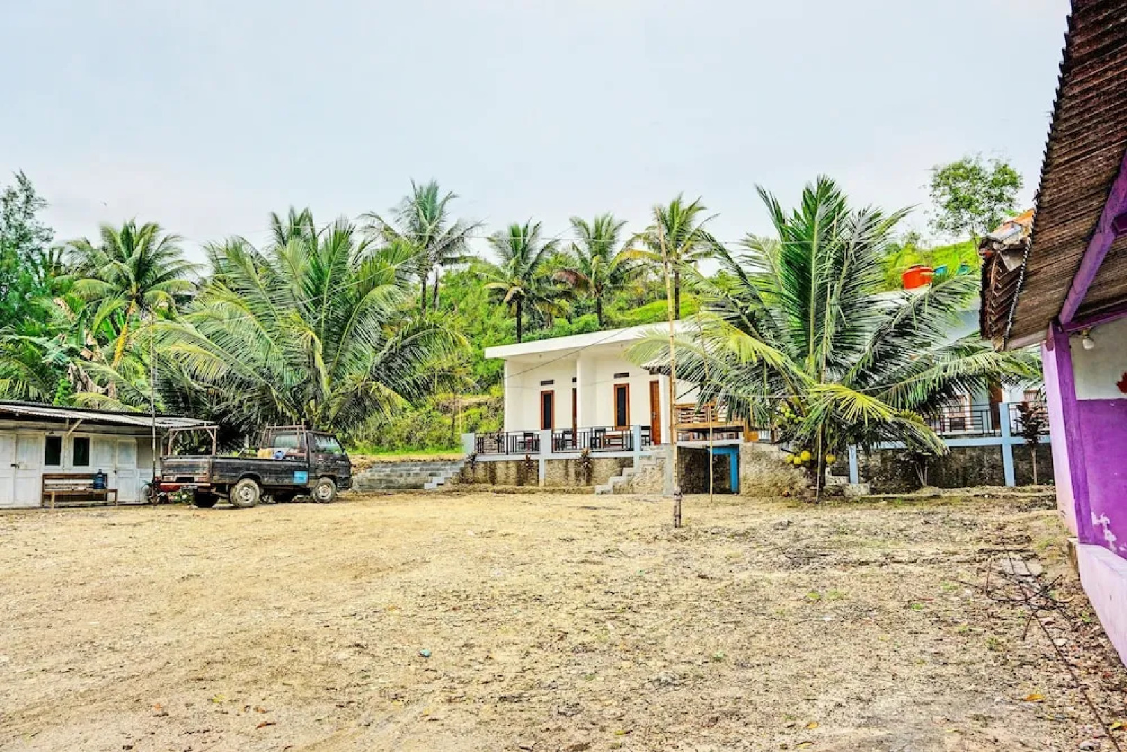 OYO 92183 Komang Resort Klayar