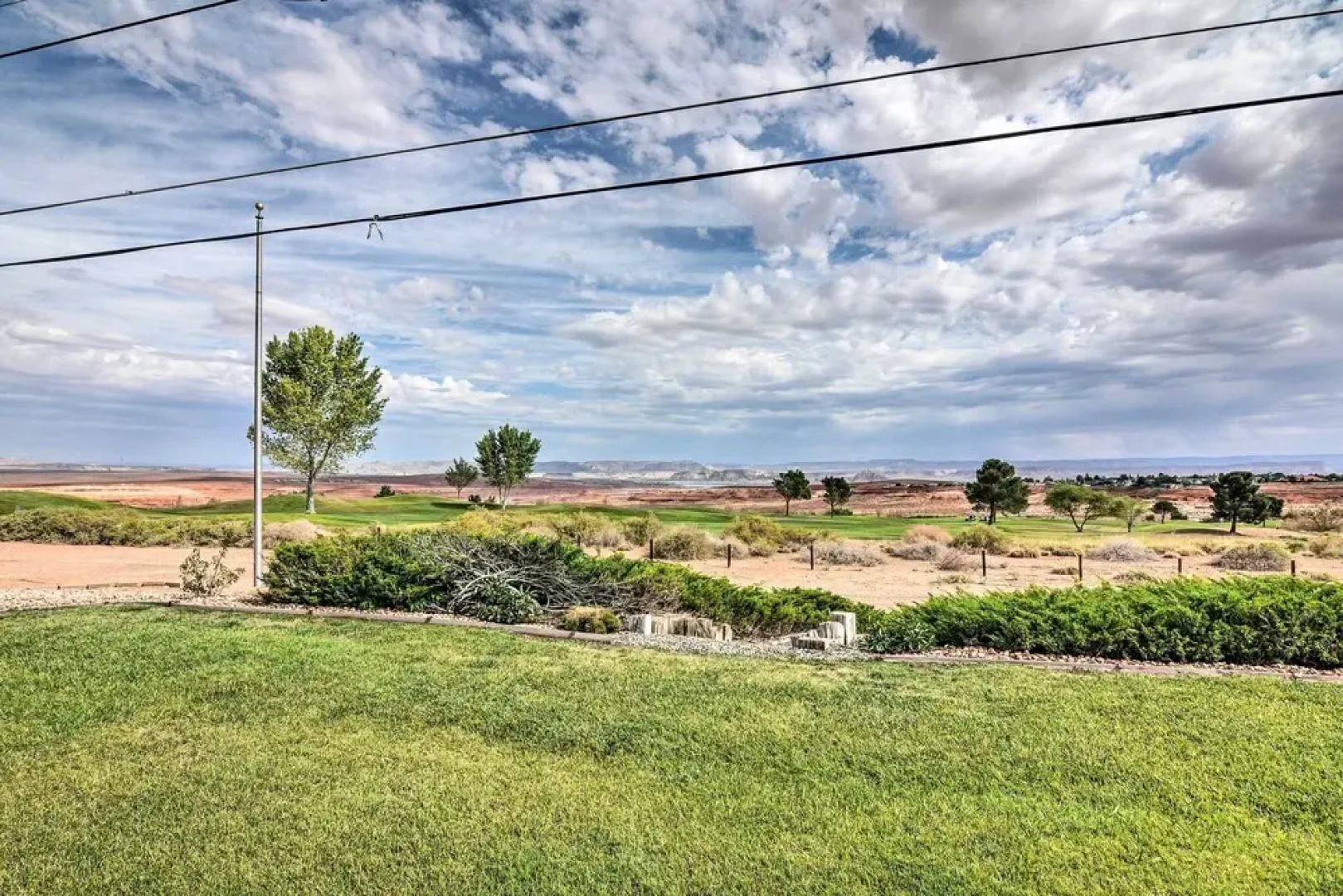 Lake Powell Views: Mid-century Home in Page