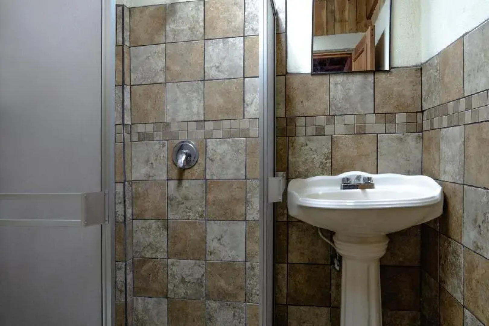 Capital O Hotel Villa Azura