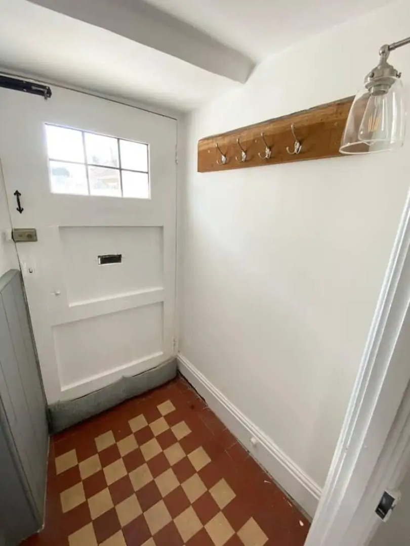 2 Bedroom Cottage - Sleeps 4 - Wifi, Fireplace