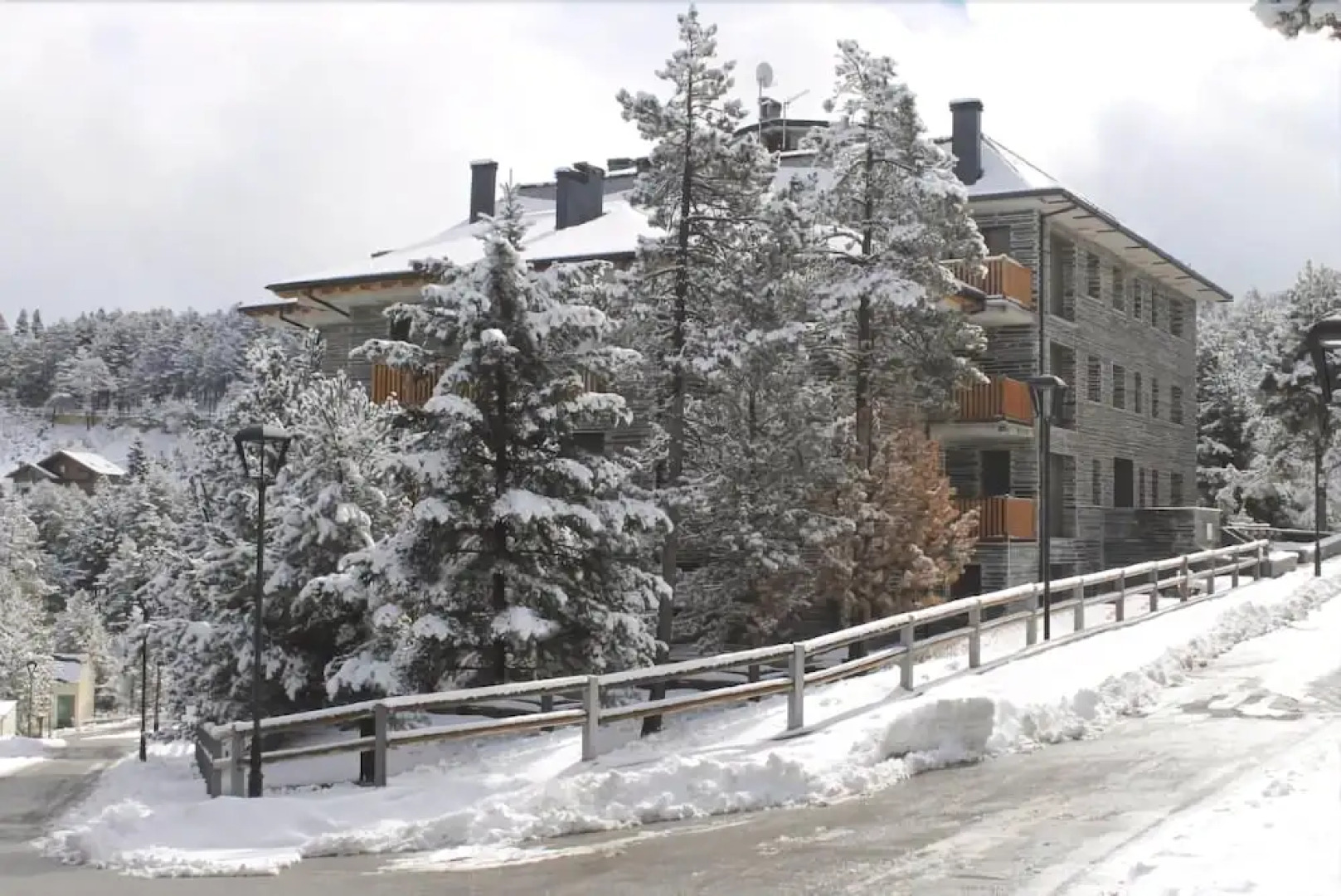 Apartamentos Costarasa