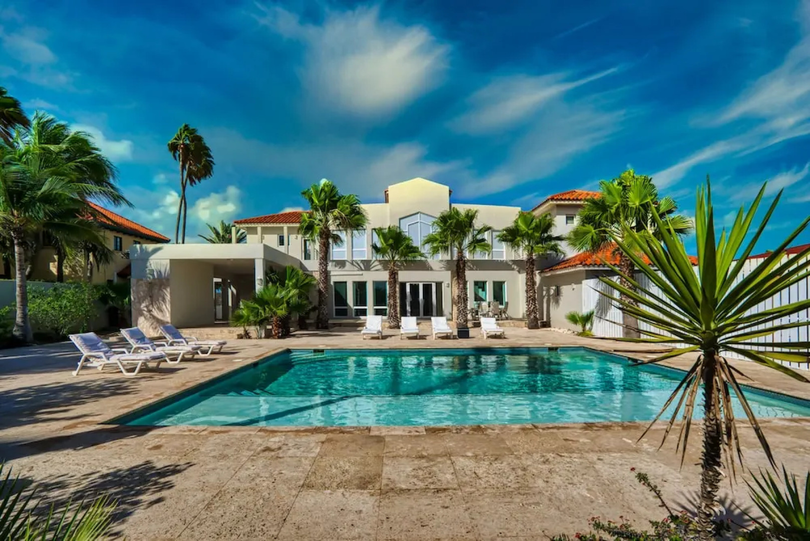 Direct Ocean Front Villa With Private Pool + View! Boca Catalina Malmok!