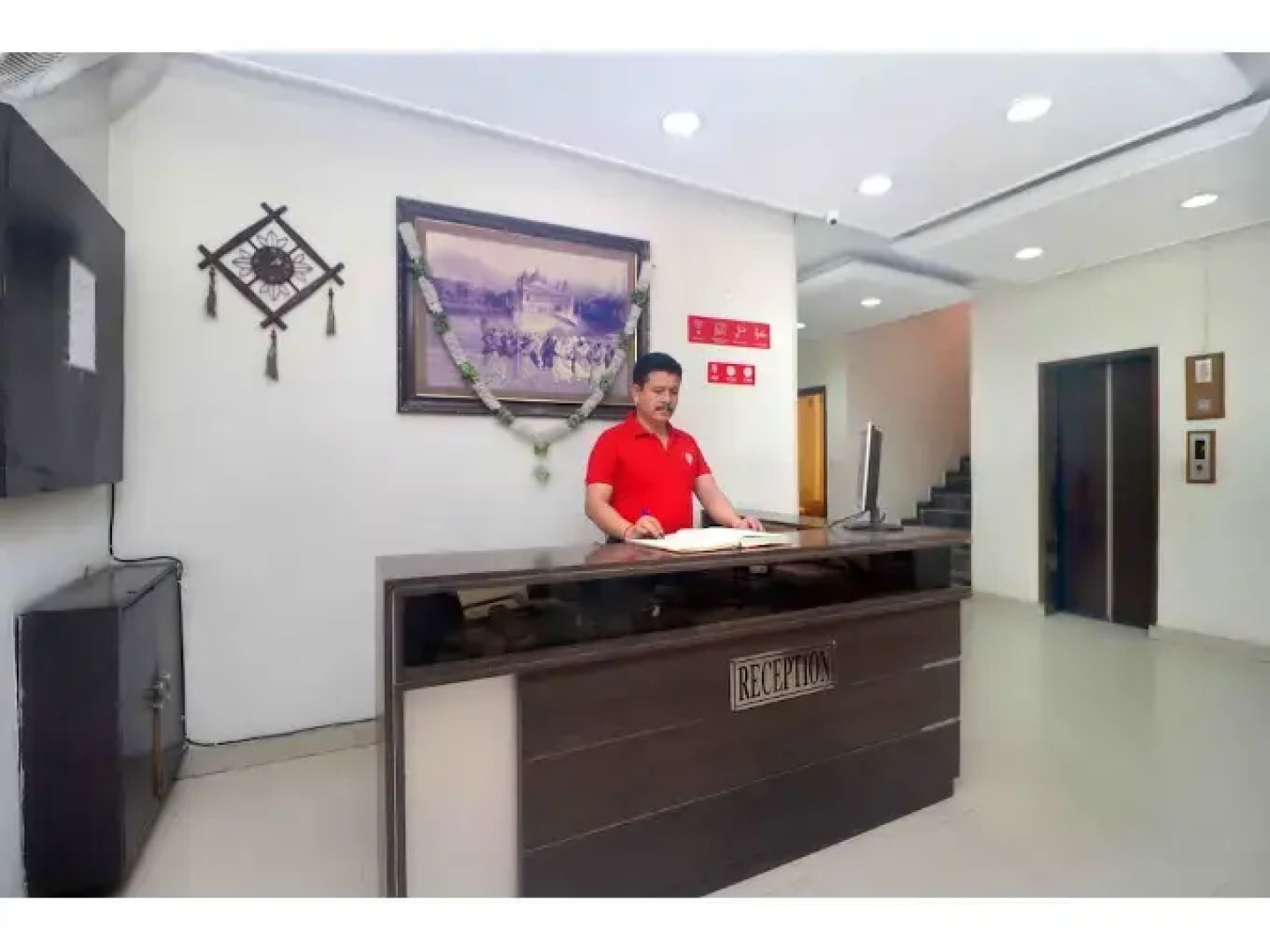 OYO 18964 Hotel Temple View