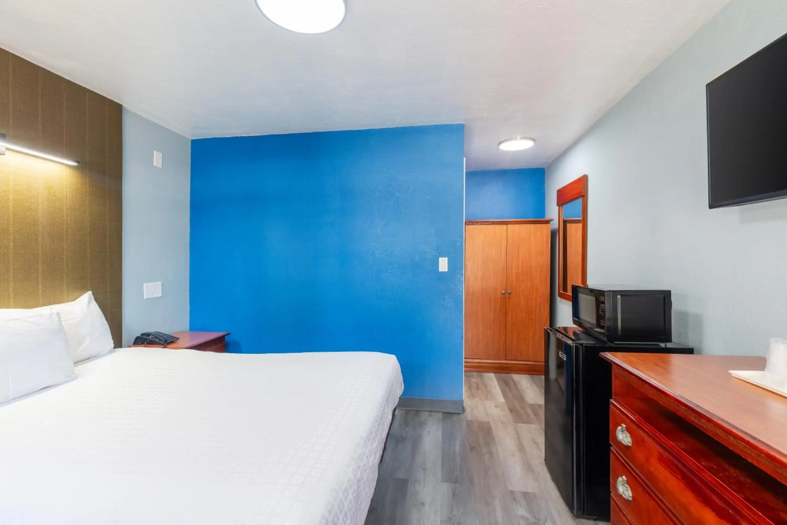 Knights Inn North Attleboro