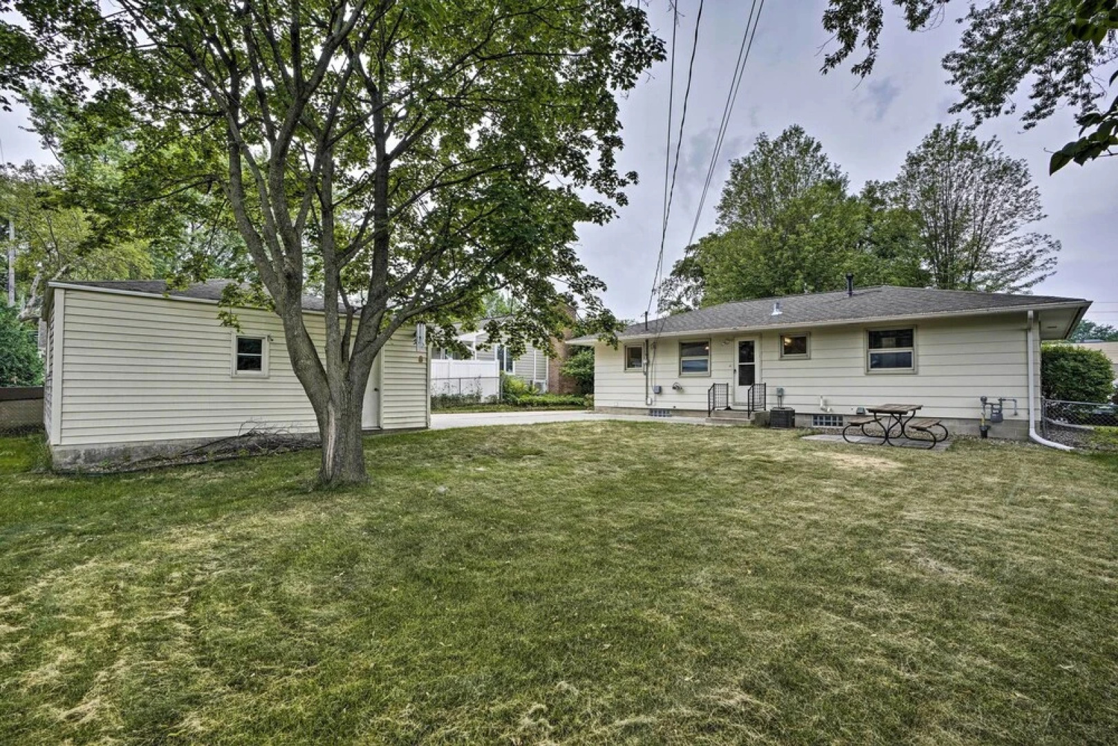 Charming Rochester Home - 2 Mi to Mayo Clinic!