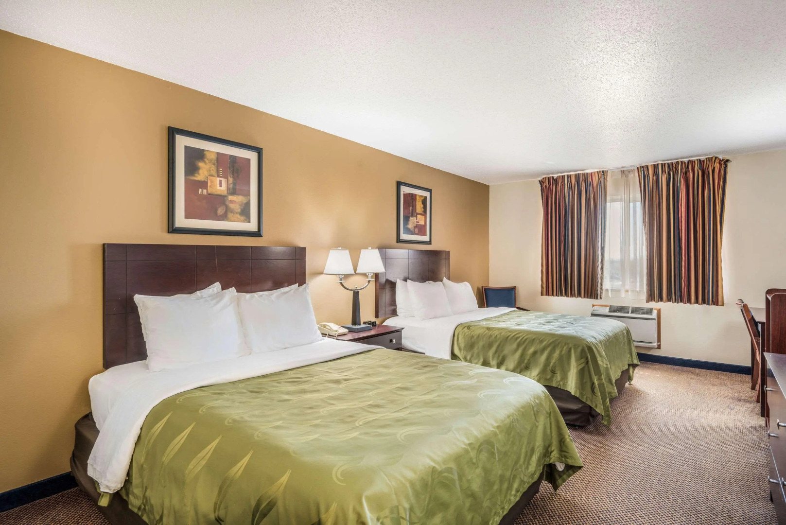 Quality Inn & Suites Eldridge Davenport North