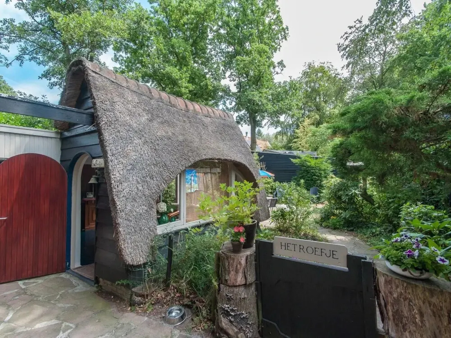 Calm Holiday Home in Bergen North Holland with Garden