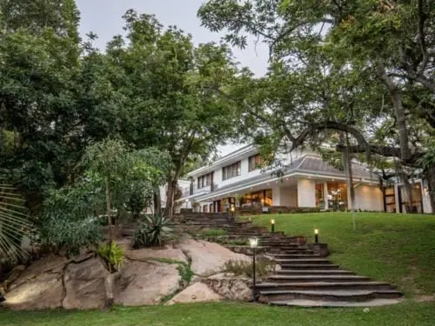 Sheppard Boutique Hotel