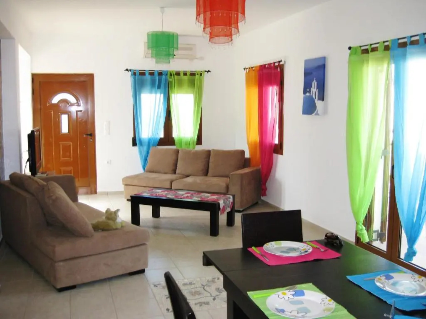 Vrisi Apartments & Villa