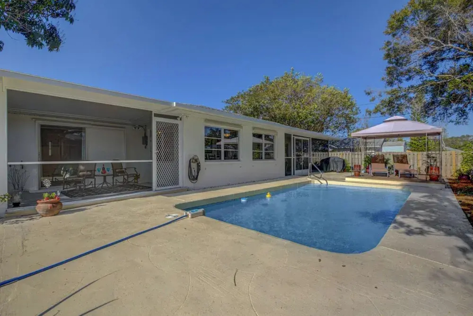 Peaceful Egret Pool Home in Venice