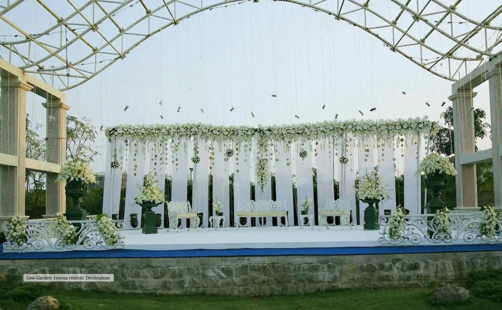 Lagoon Bay at Leonia Hotel