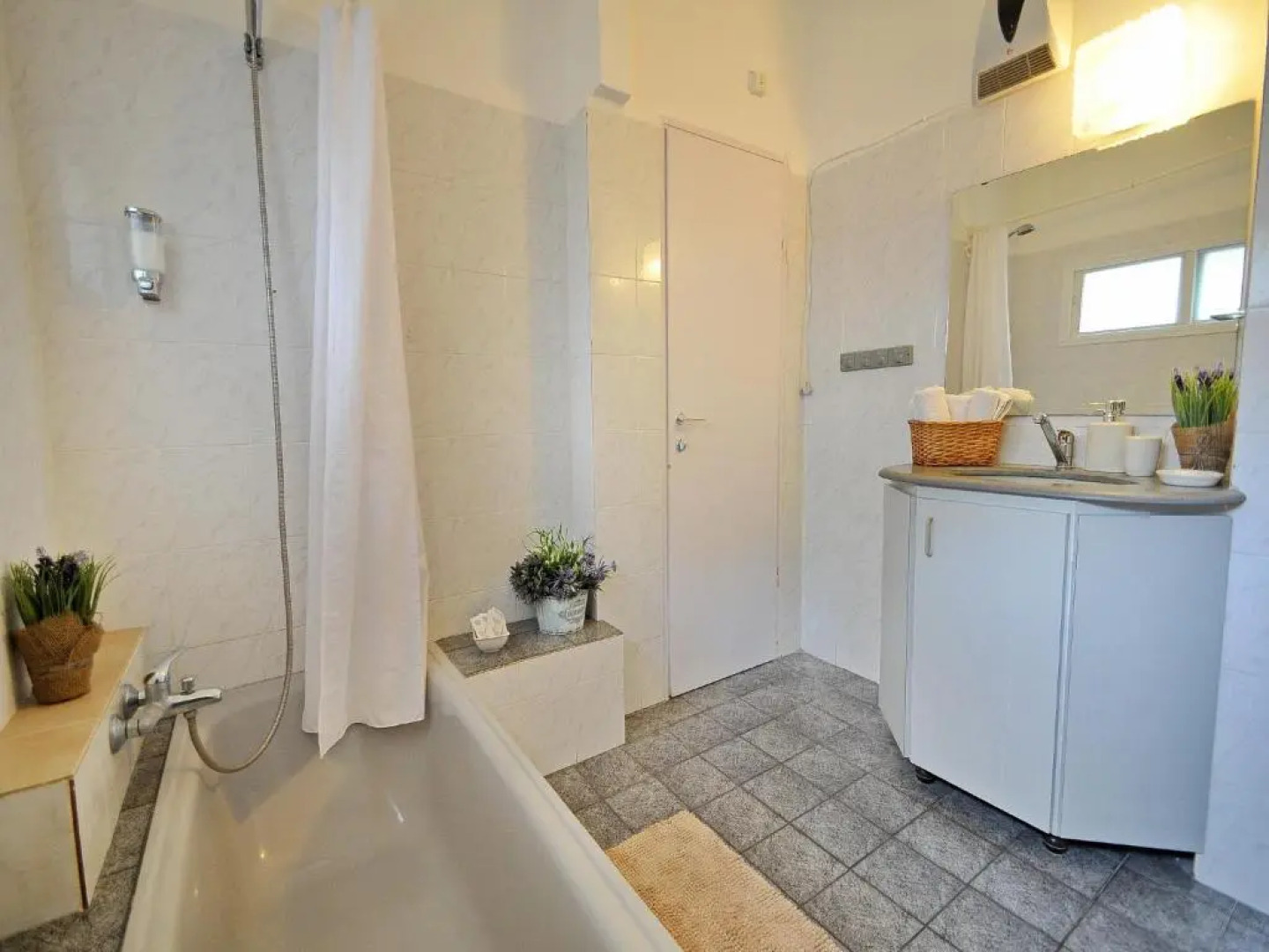 Villa & Lode Bat Galil