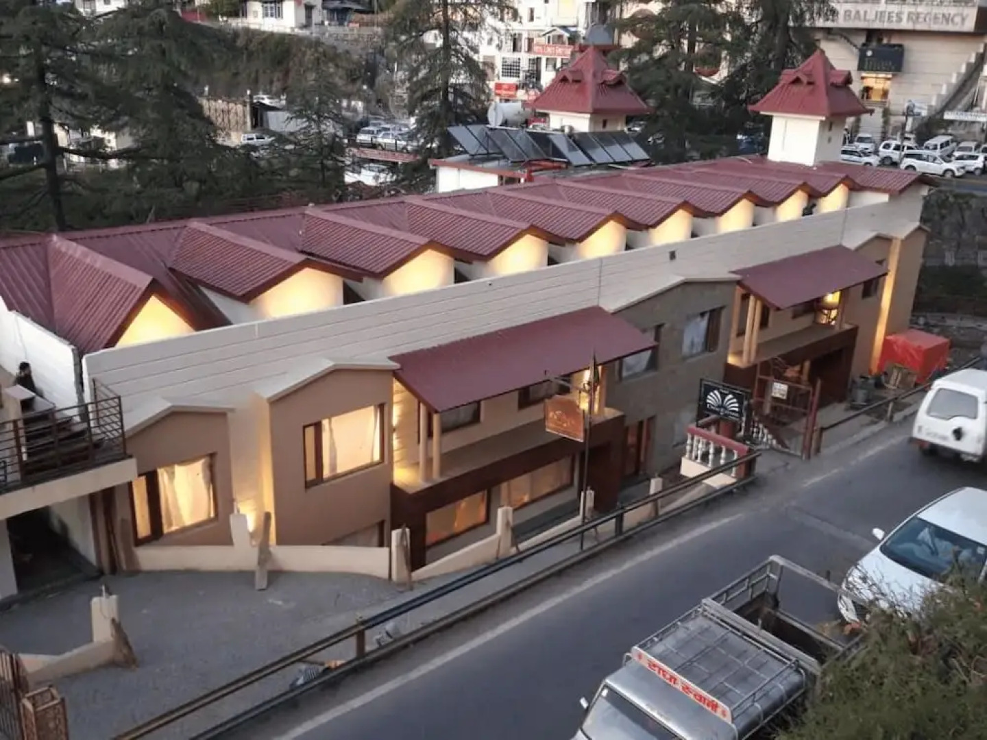 Royale Retreat Hotel & Spa Near Mall Road