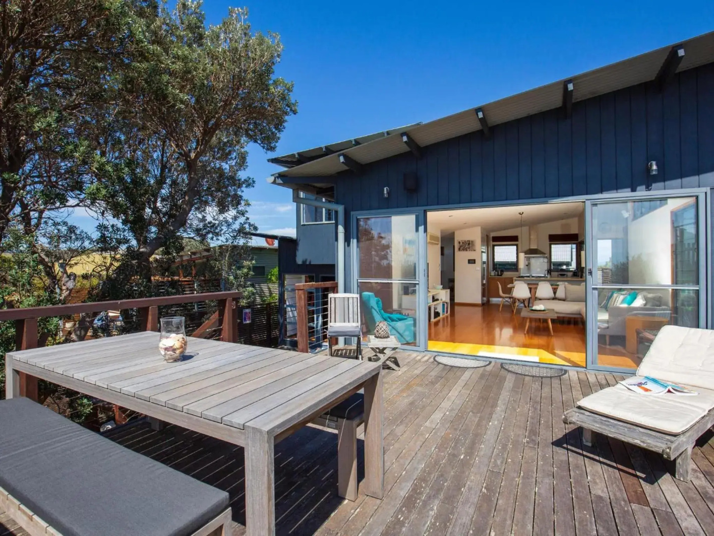 Illaroo I Absolute Waterfront with Spa