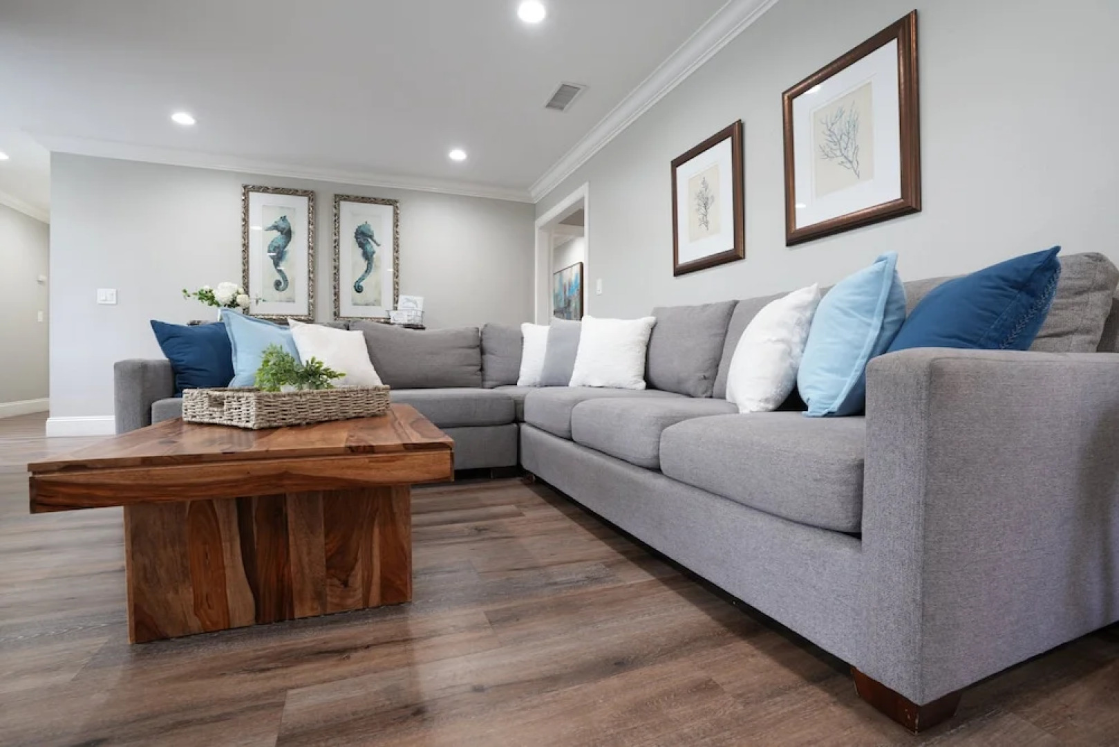 4 bedroom, 3 bathrooms Pool Home