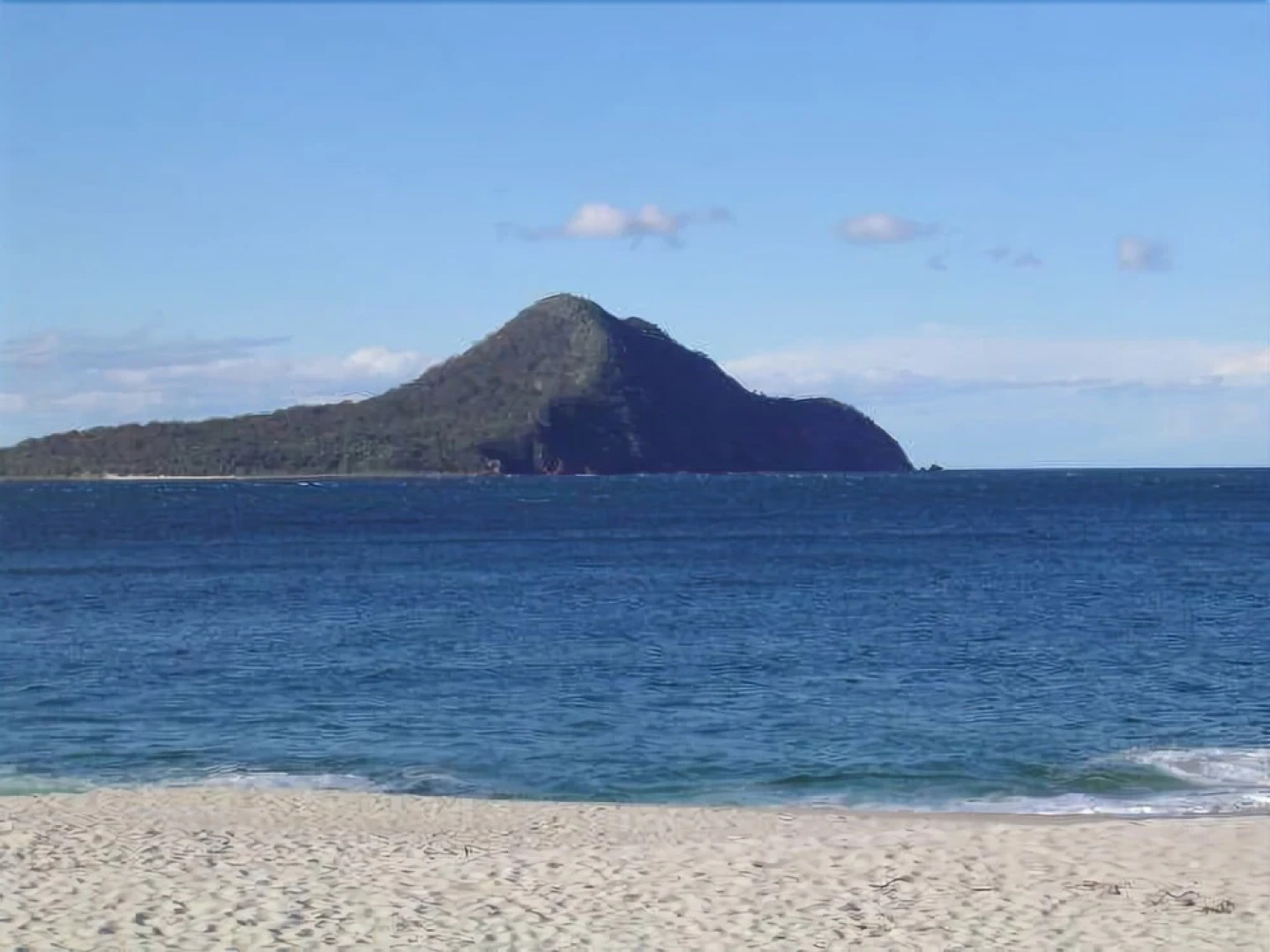 Ocean Shores, 8/27 Weatherly Close