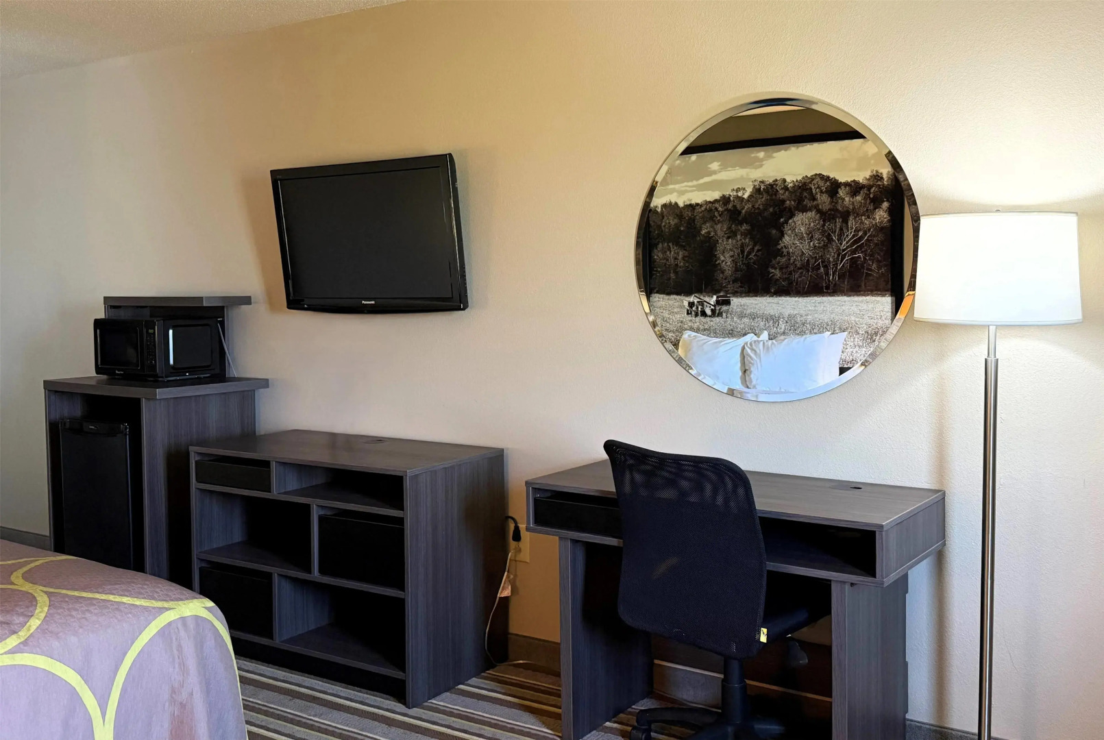 Super 8 by Wyndham Gas City Marion Area