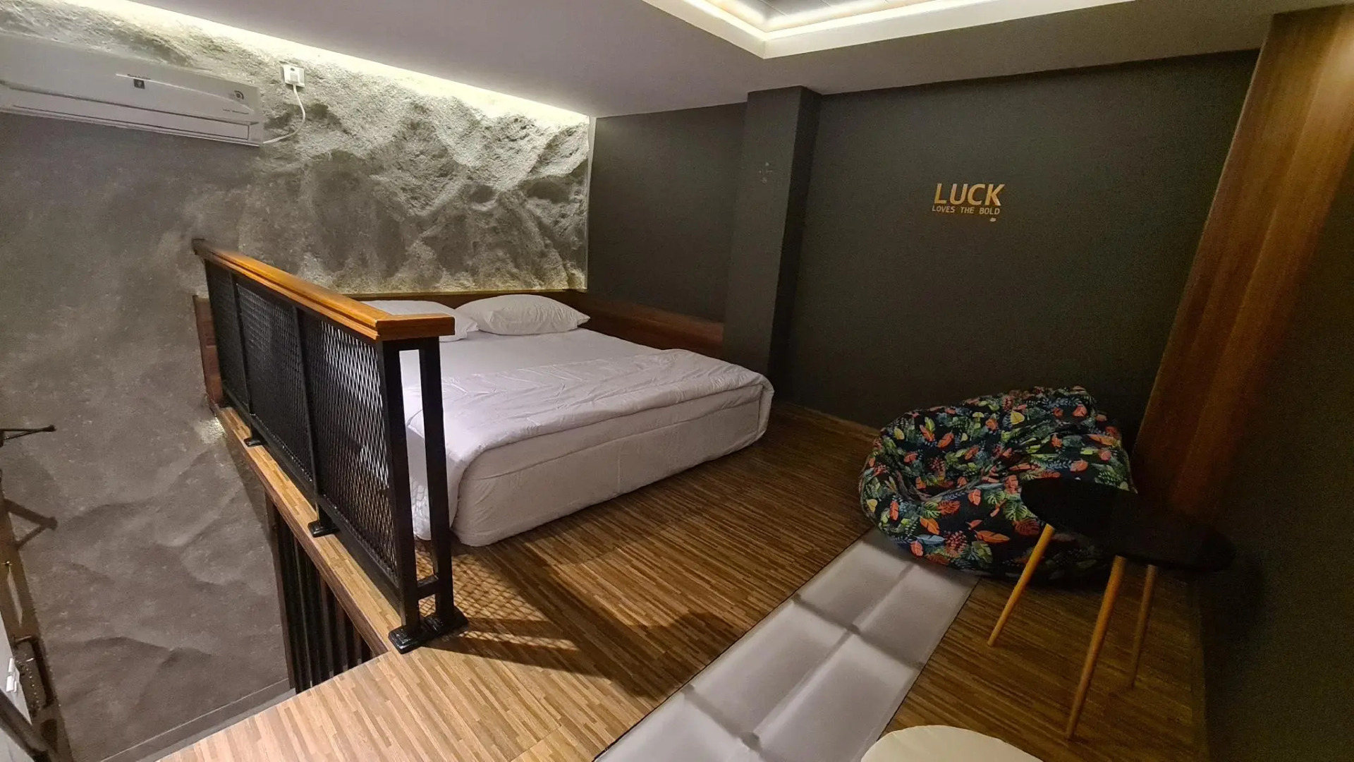 New Golden Clouds - Non Smoking Homestay