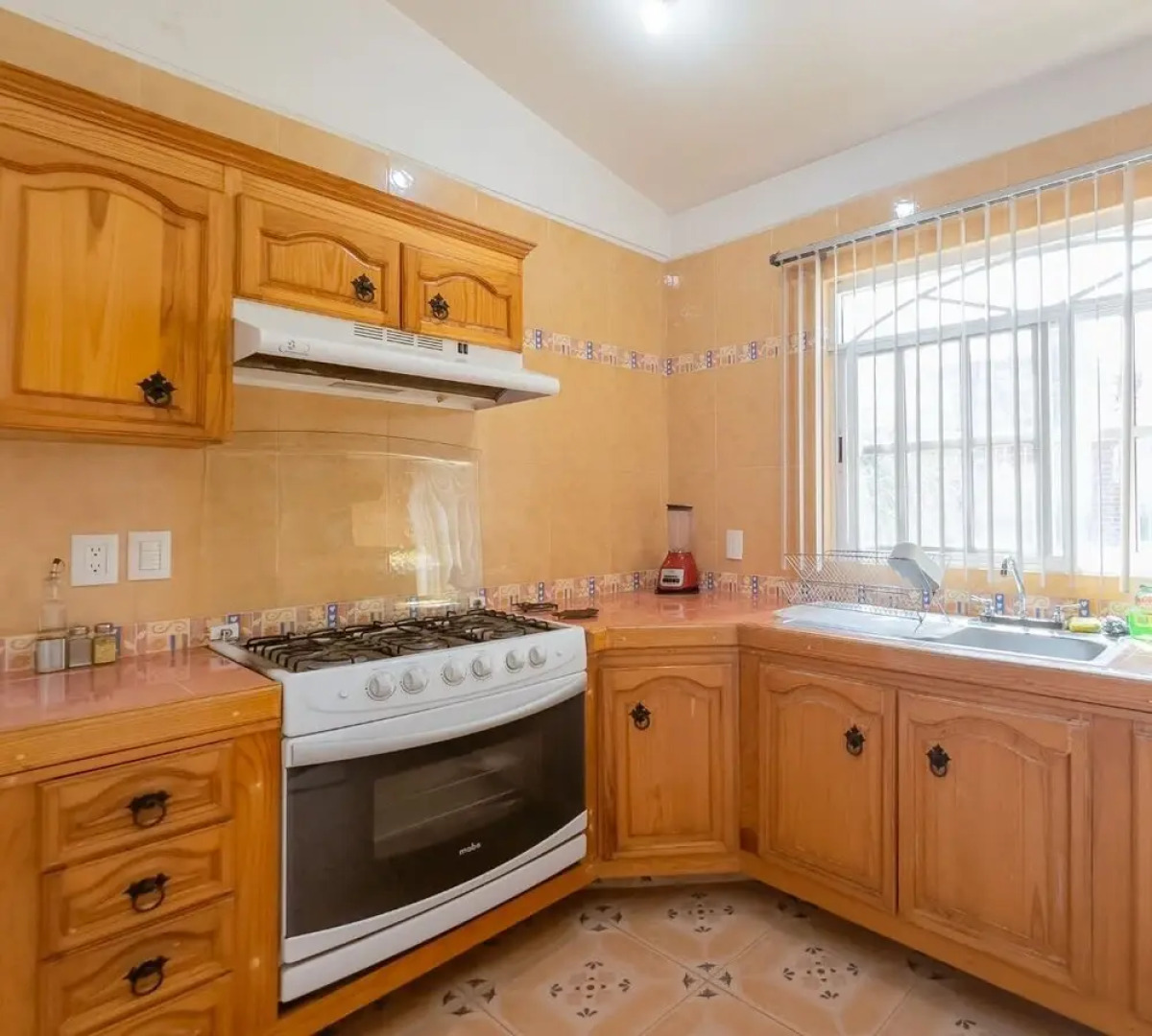 New Family House. Pool & BBQ Area