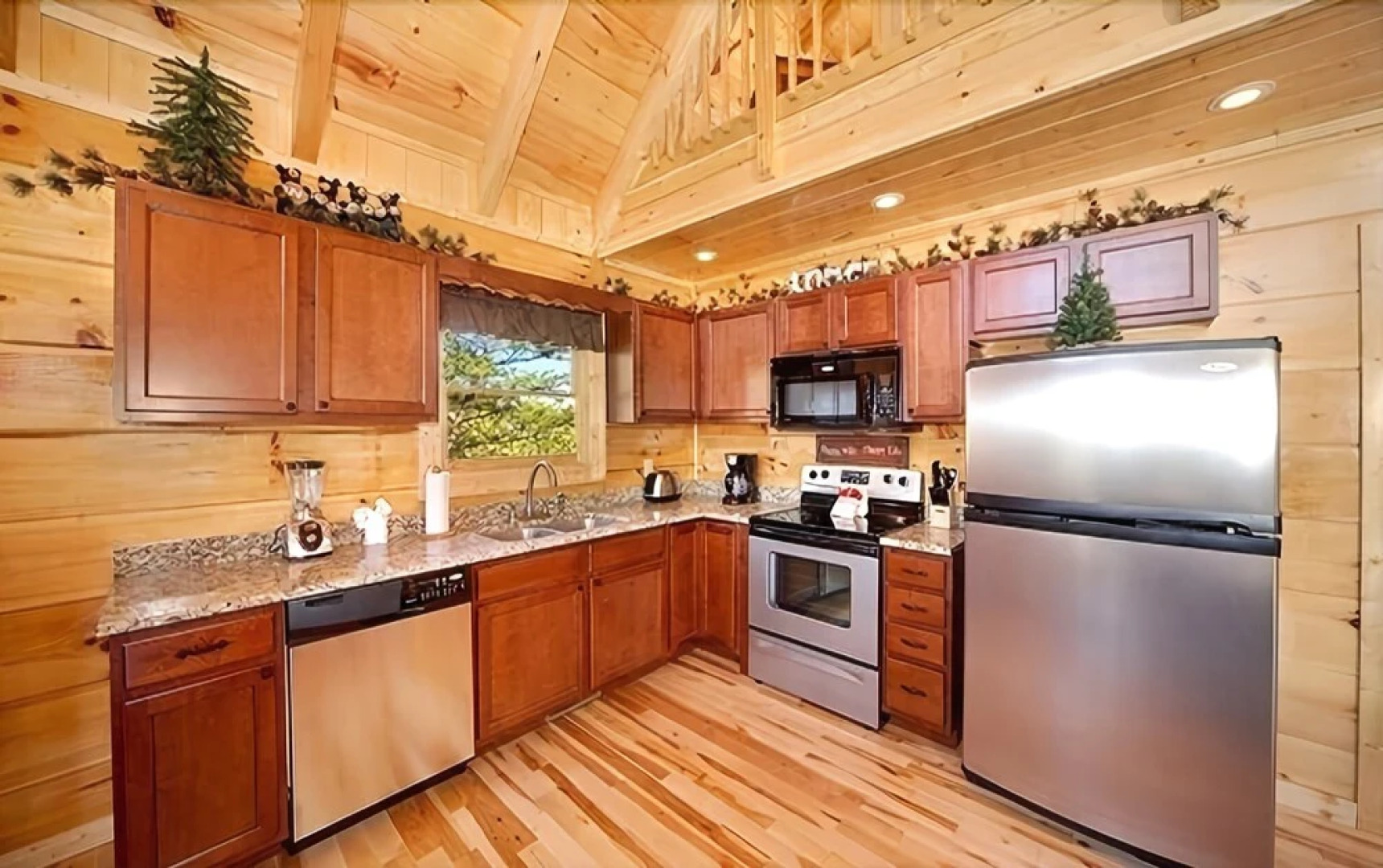 Mountain Memories - 3 Br cabin by RedAwning