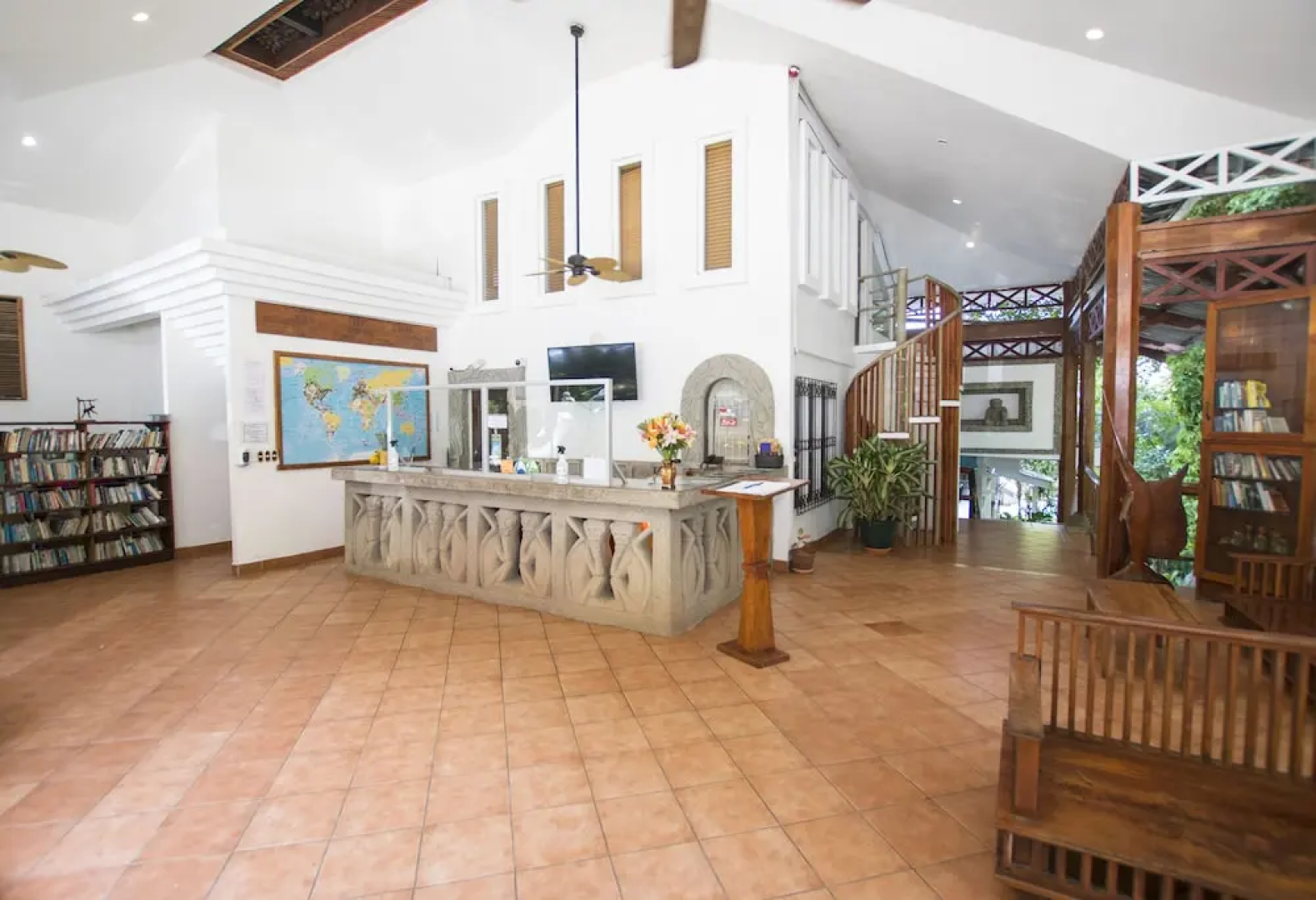 Oceanfront Hotel Verde Mar direct access to the beach