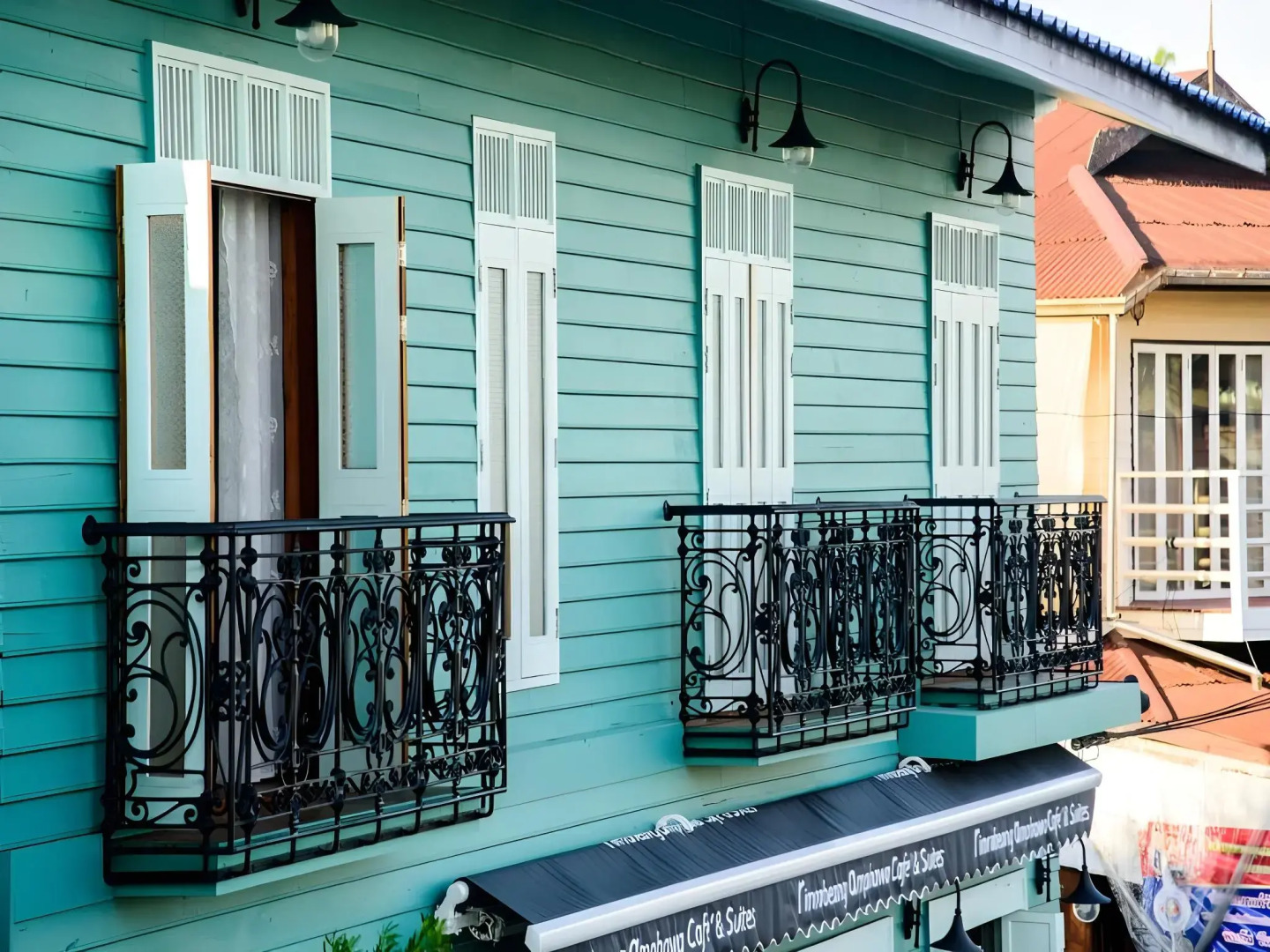 Rimrabeang Amphawa Cafe and Suite