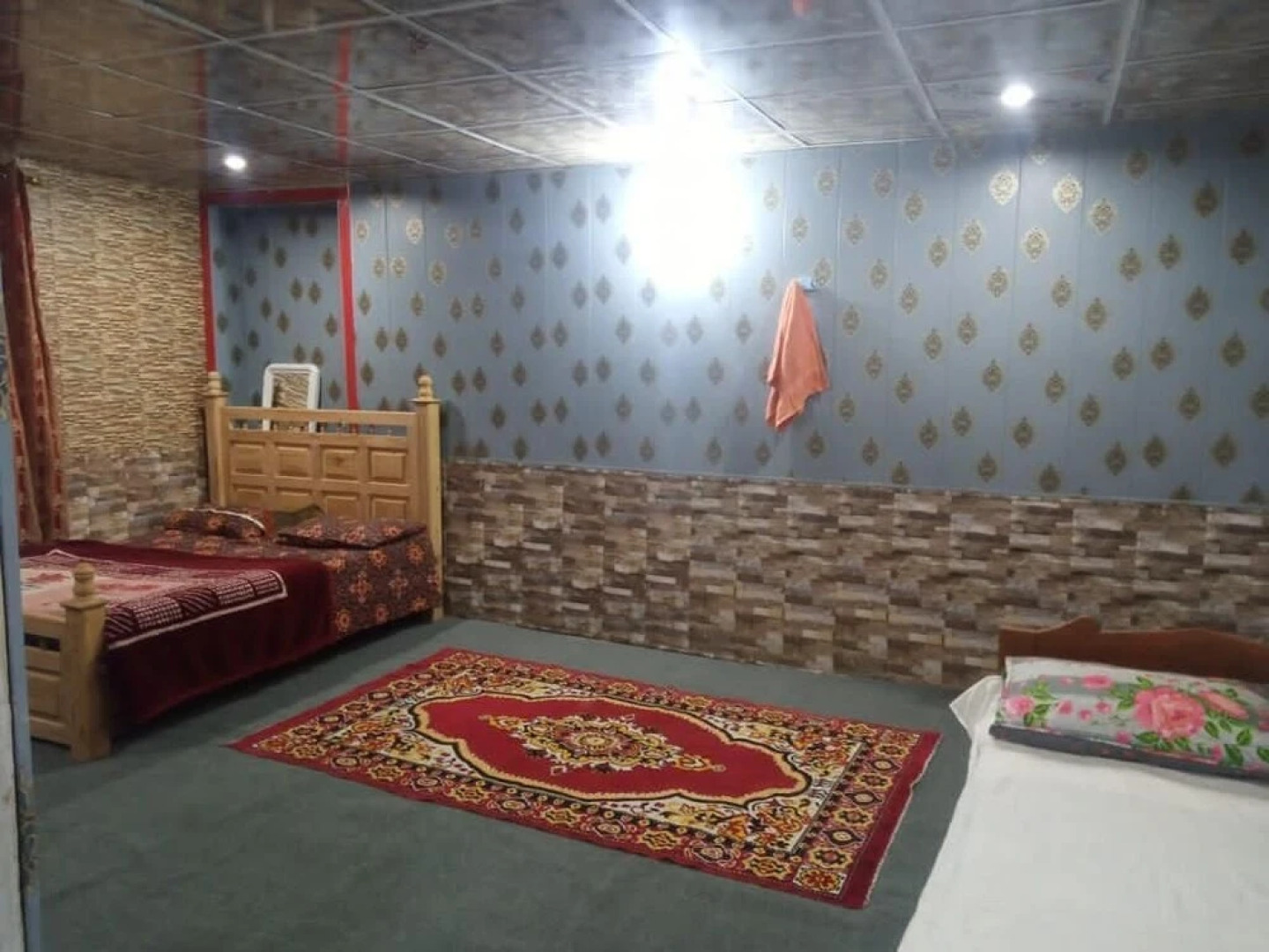 Paradise Lodge Keran