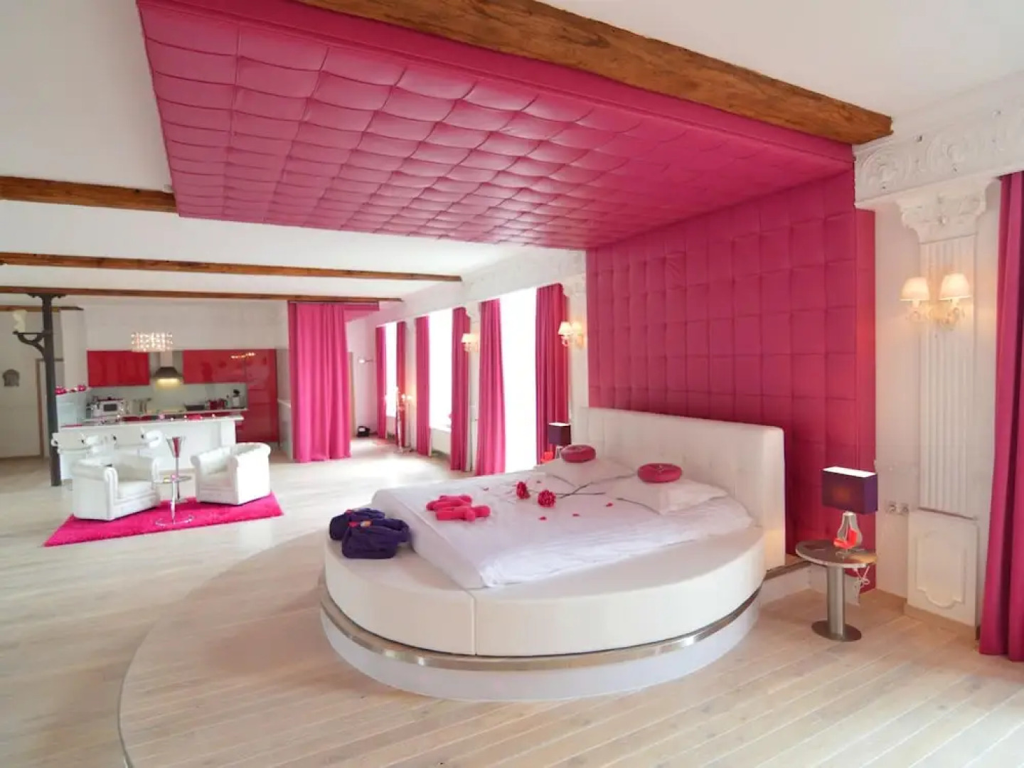 Lush Apartment with Sauna, Hot Tub, Mountain Views in Ensival