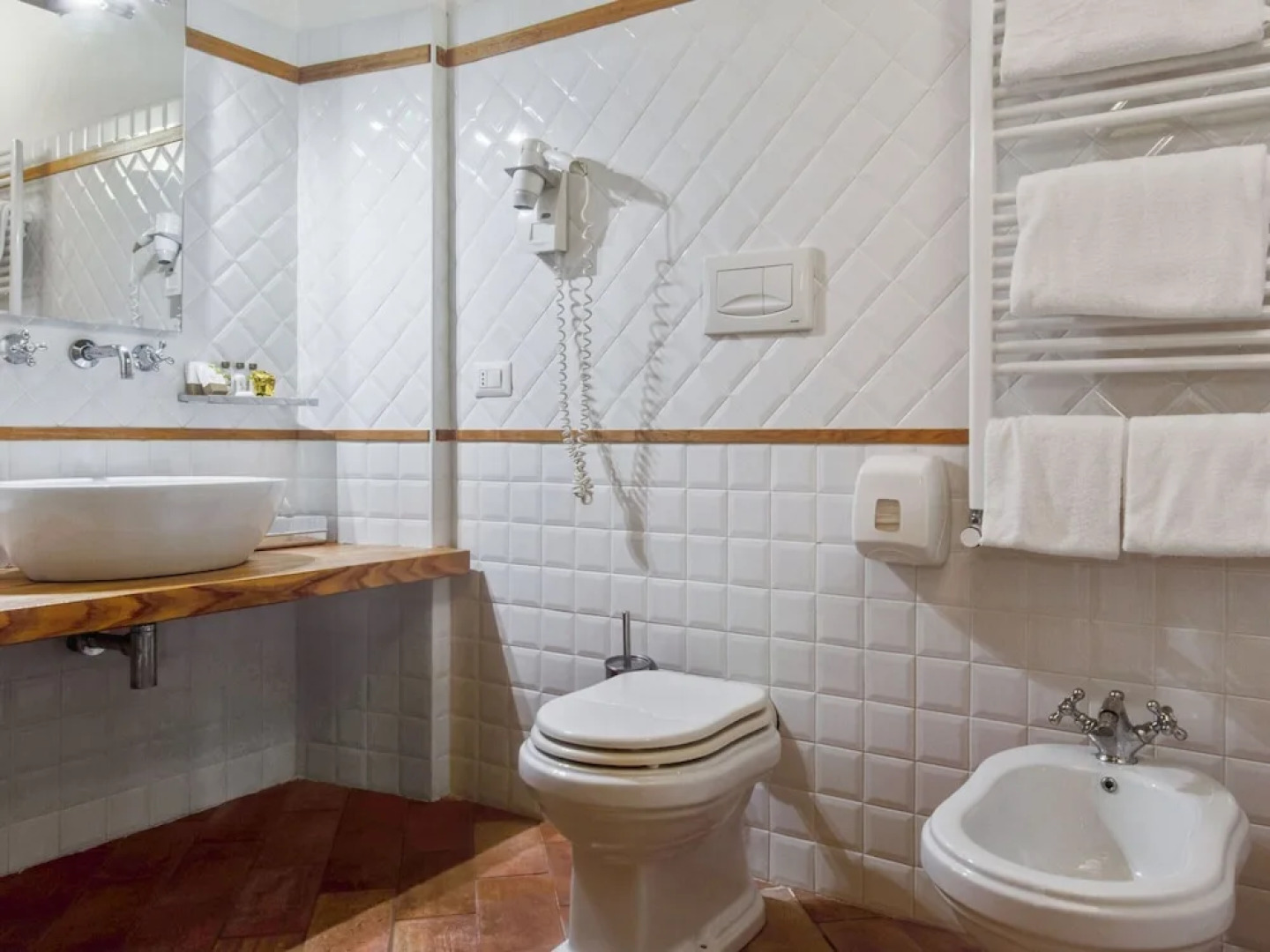 Family Escape With Pools and Sauna