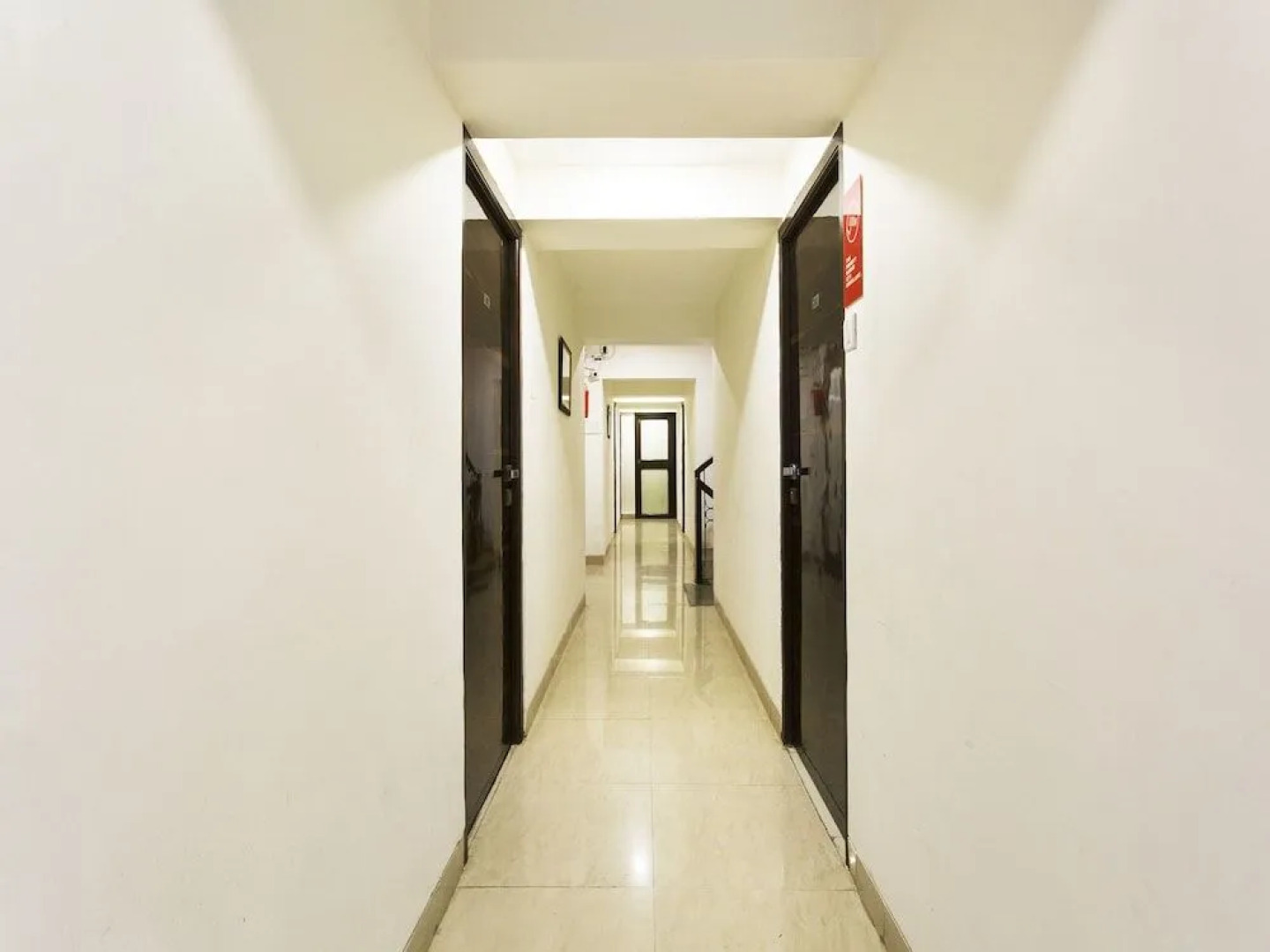 OYO 9806 Hotel Arvi