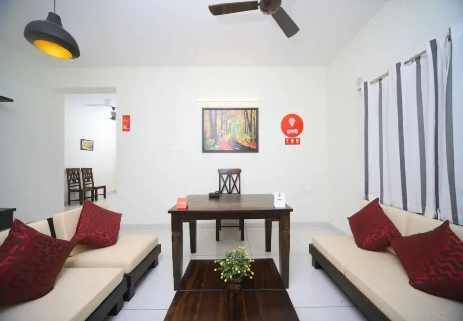 The Lawns By OYO Rooms