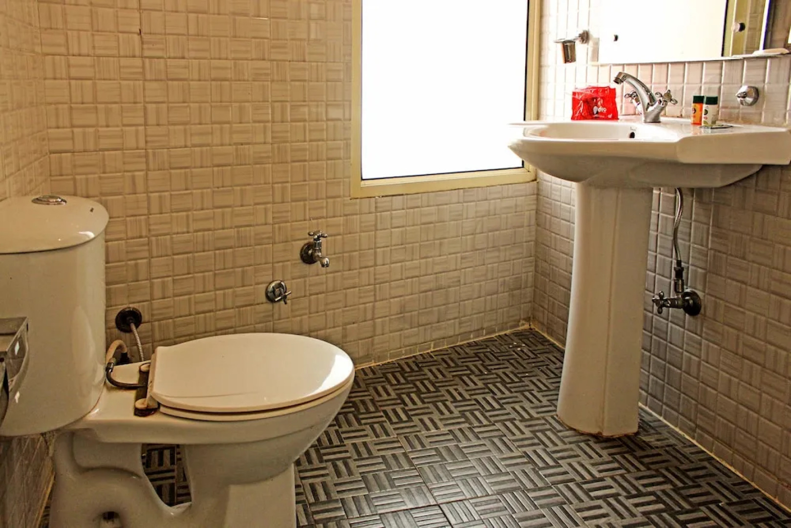 OYO 4471 Hotel Rajmahal