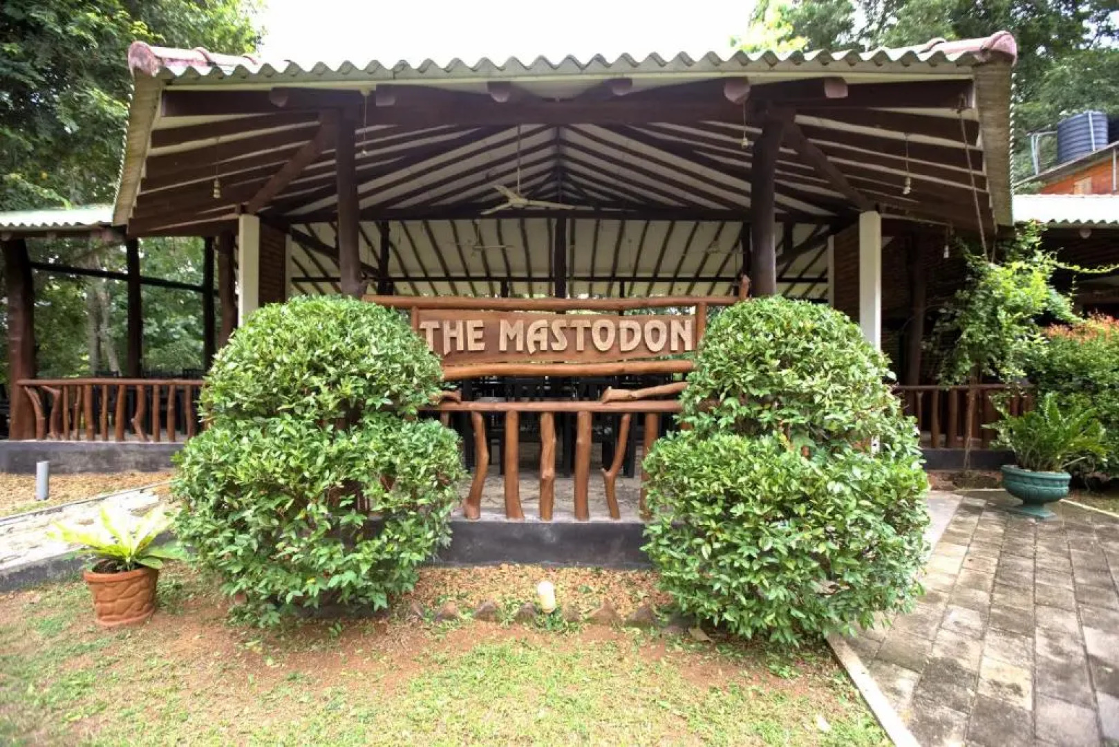 mastodon valley safari resort