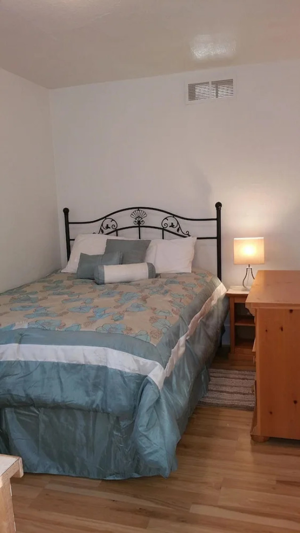 Cute Smarthouse Granite Close to Lake 3