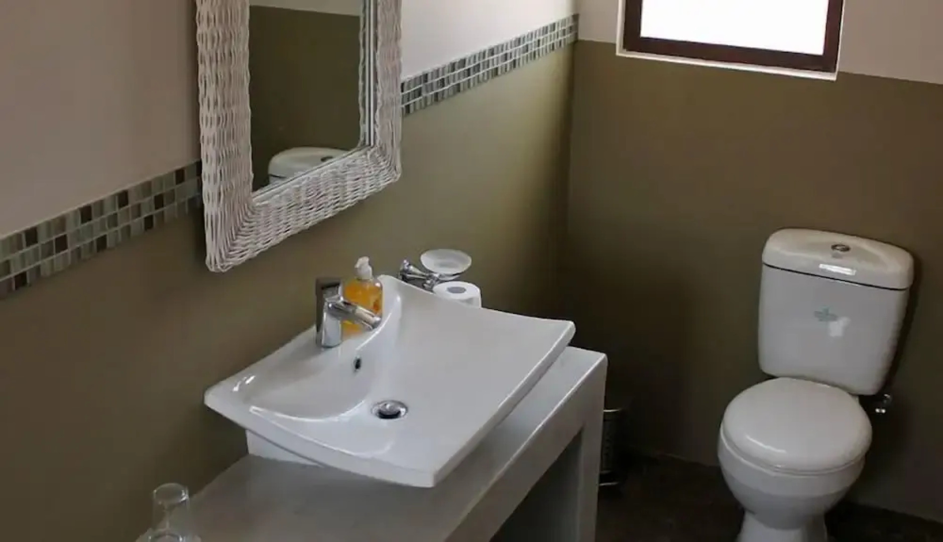 Uukwaluudhi Safari Lodge