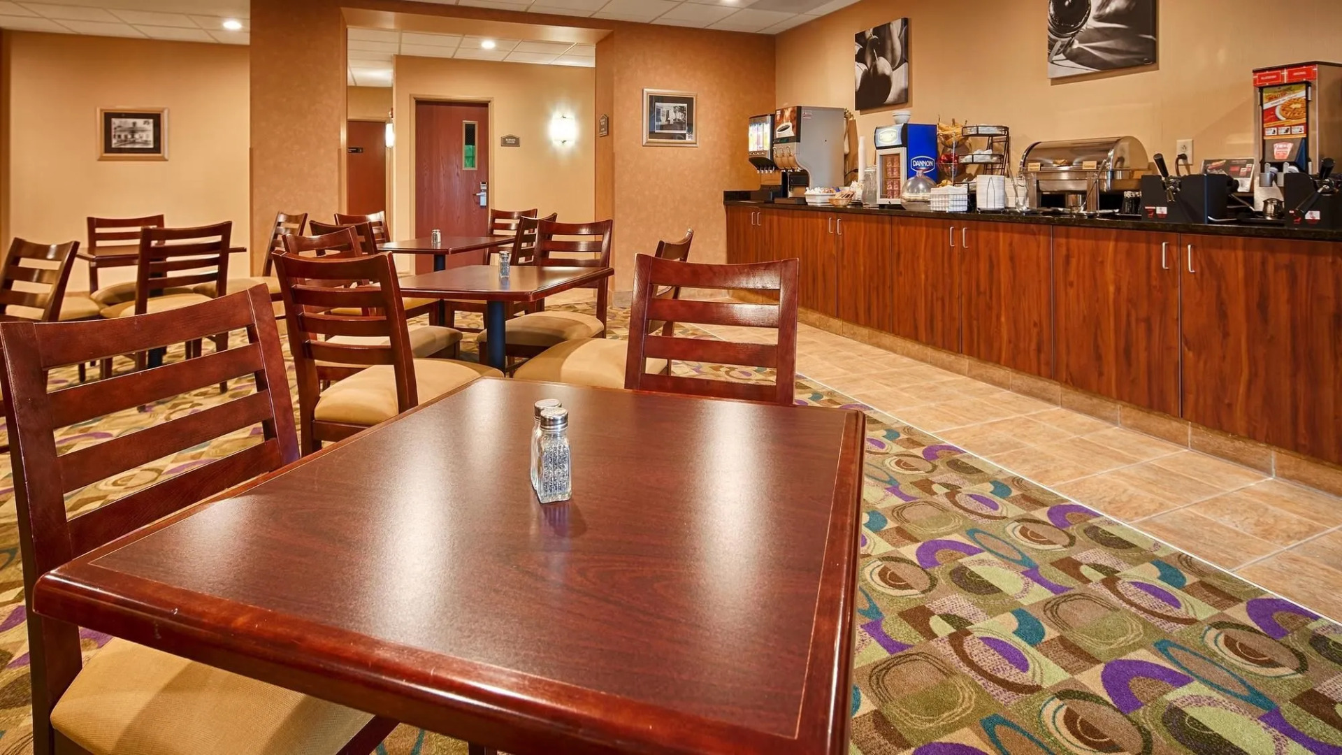 Best Western Plus Victor Inn & Suites
