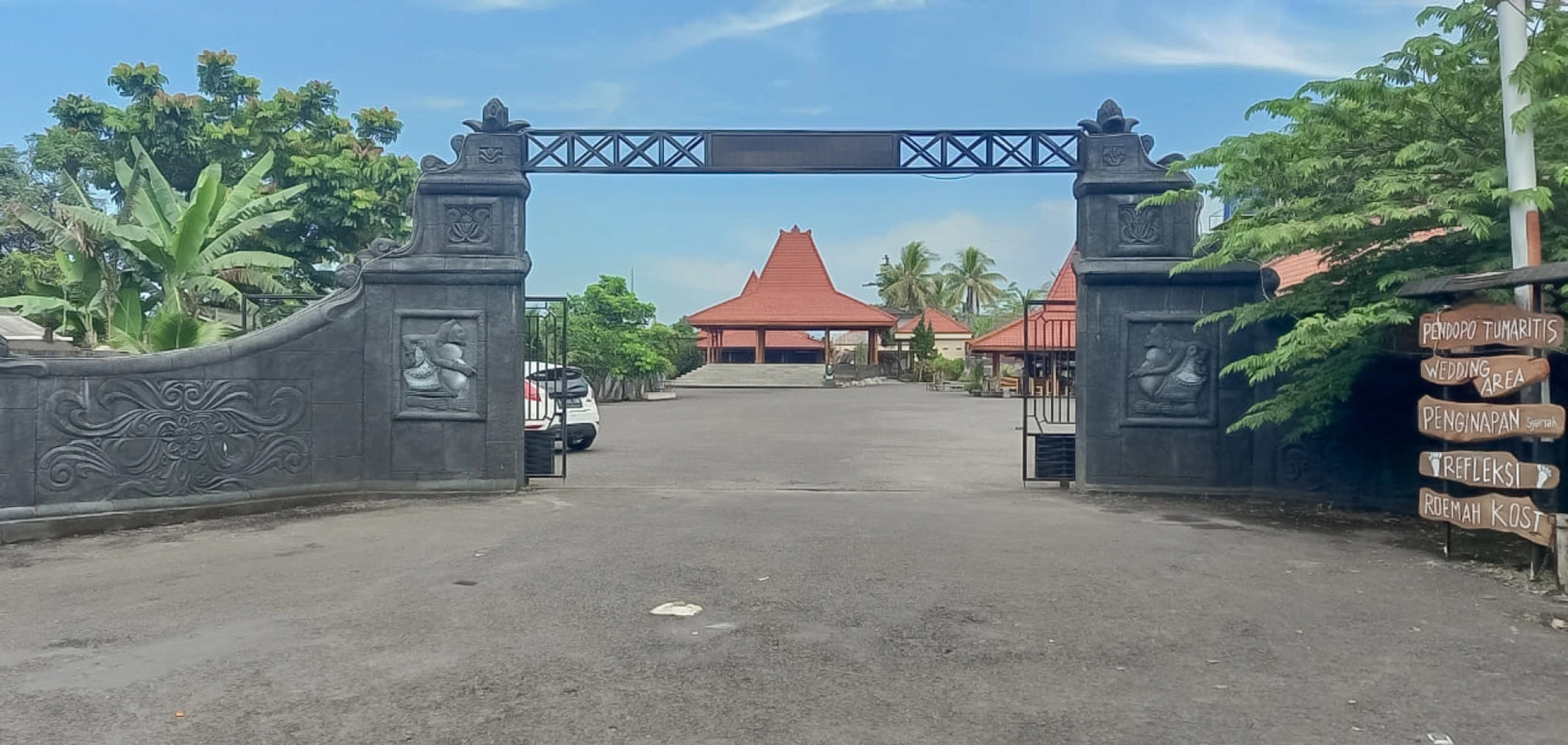 RedDoorz Syariah near Tugu Lampu Gentur Cianjur