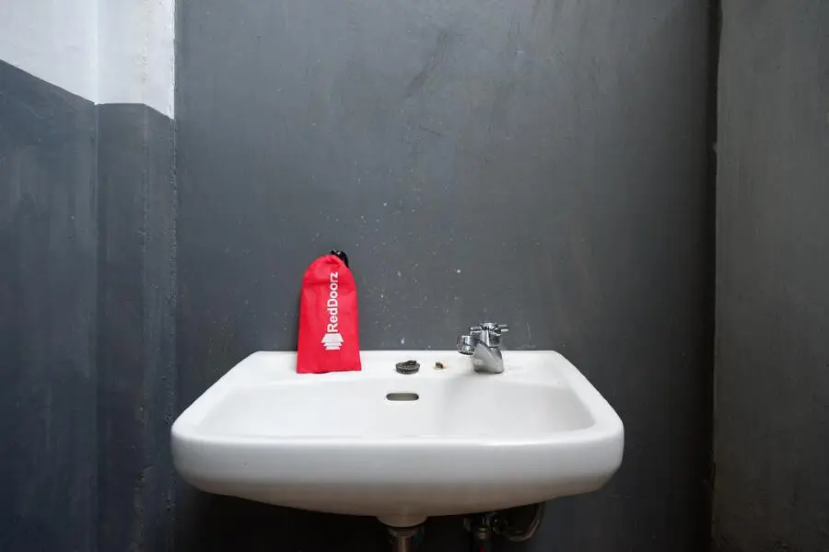 RedDoorz near Universitas Cokroaminoto Palopo